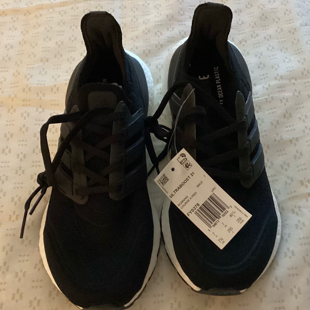 NWOB Men’s adidas Ultra Boost 21 Core Black